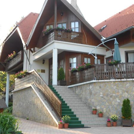 Agneslaki Okoturisztikai Centrum Es Vadaszhaz 瑙吉考尼饶 外观 照片